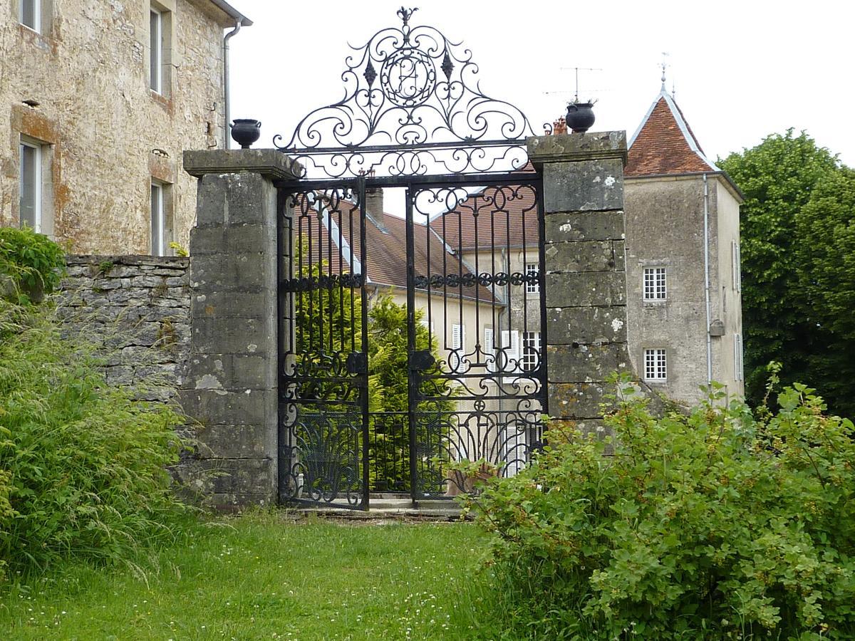 Chateau La Hussardiere Dampierre-sur-Salon Exterior foto